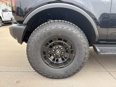 New 2026 Ford Bronco Outer Banks image 11