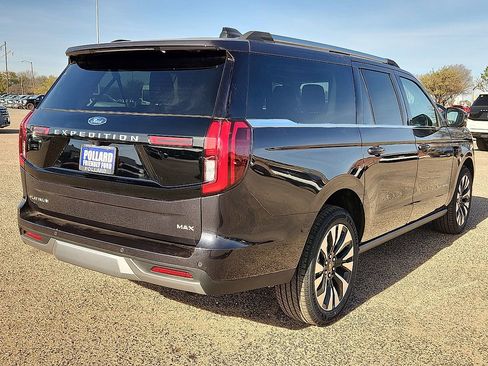 New 2026 Ford Expedition Max Platinum image 3