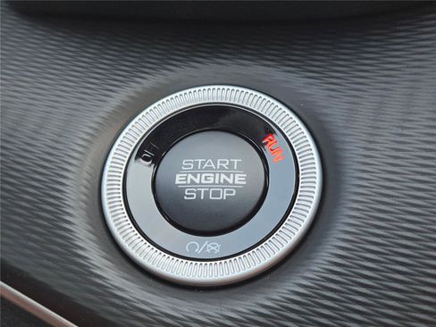 Used 2025 Jeep Grand Cherokee L Altitude image 34