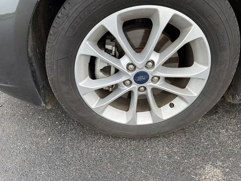 Used 2019 Ford Fusion SE FWD image 8