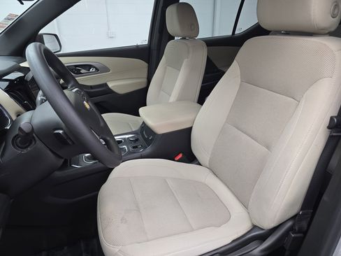 Used 2022 Chevrolet Traverse LS image 15
