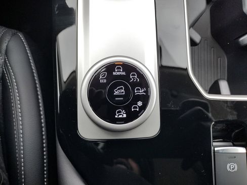 New 2025 Mitsubishi Outlander SEL image 25