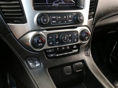 Used 2016 Chevrolet Suburban LT image 22