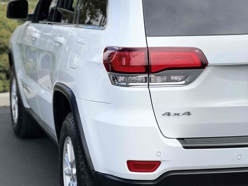 Used 2020 Jeep Grand Cherokee Laredo image 59