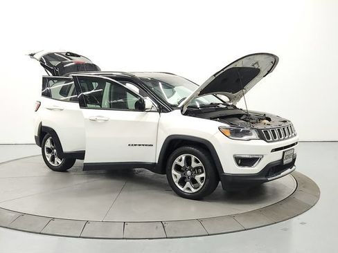 Used 2018 Jeep Compass Limited w/ Navigation Group FWD image 10