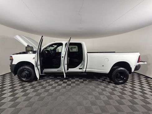 New 2026 RAM 3500 Tradesman image 17
