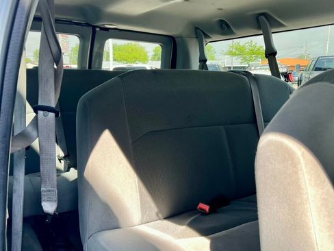 Used 2008 Ford E-350 and Econoline 350 XLT RWD image 16