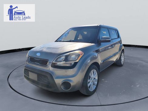 Used 2013 Kia Soul + image 3