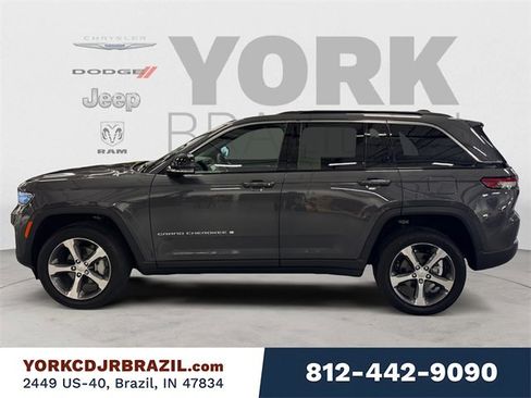 Used 2024 Jeep Grand Cherokee Limited image 2