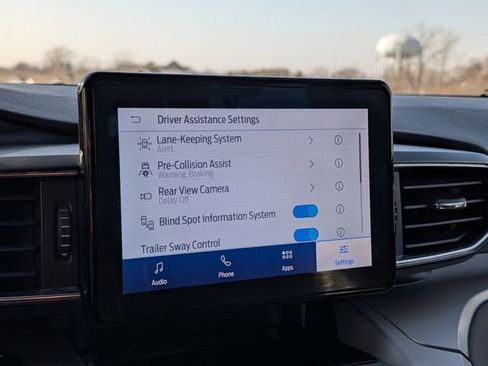 Used 2023 Ford Explorer XLT w/ Equipment Group 202A AWD/4WD image 21