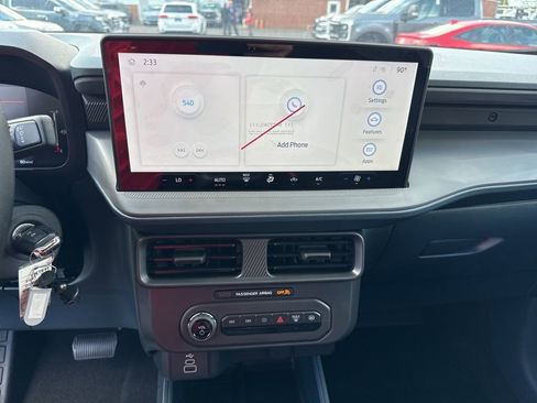 New 2025 Ford Maverick XL image 10