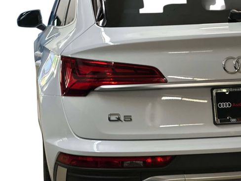 Used 2023 Audi Q5 2.0T Premium w/ Convenience Package AWD/4WD image 19