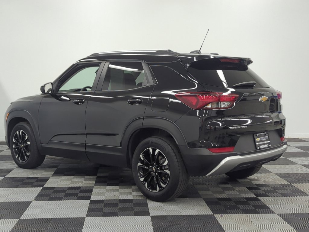 Used 2023 Chevrolet TrailBlazer LT w/ Convenience Package FWD image 5