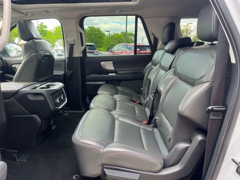 Used 2025 Ford Expedition Max Active AWD/4WD image 13