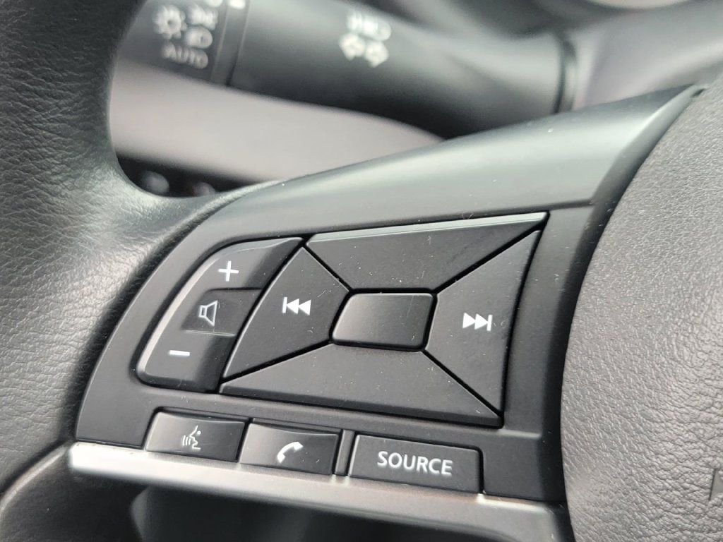 Used 2020 Nissan Kicks S FWD image 23