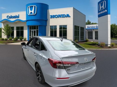 Used 2025 Honda Civic Sport image 4