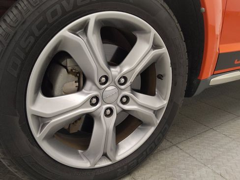 Used 2017 Dodge Journey Crossroad FWD image 31