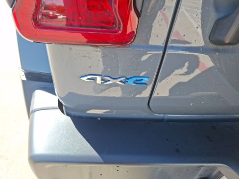 Used 2023 Jeep Wrangler Sahara w/ Cold Weather Group image 12