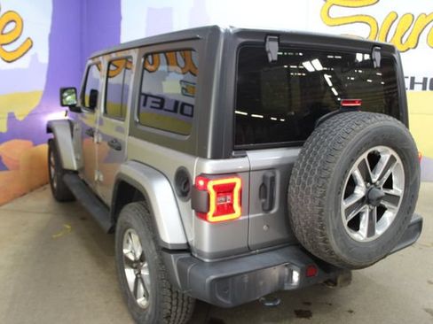 Used 2018 Jeep Wrangler Unlimited Sahara w/ Uconnect 4C Nav & Sound Group AWD/4WD image 6