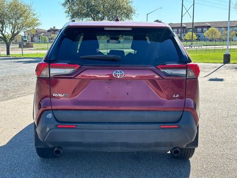 Used 2019 Toyota RAV4 LE image 5
