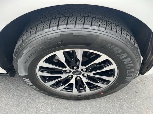 Used 2025 Ford Expedition Max Platinum image 13