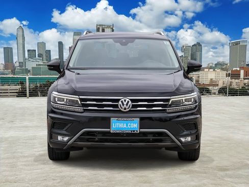 Used 2018 Volkswagen Tiguan SEL Premium FWD image 2
