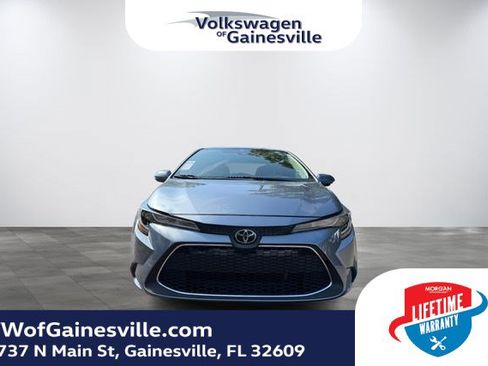 Used 2020 Toyota Corolla LE FWD image 2
