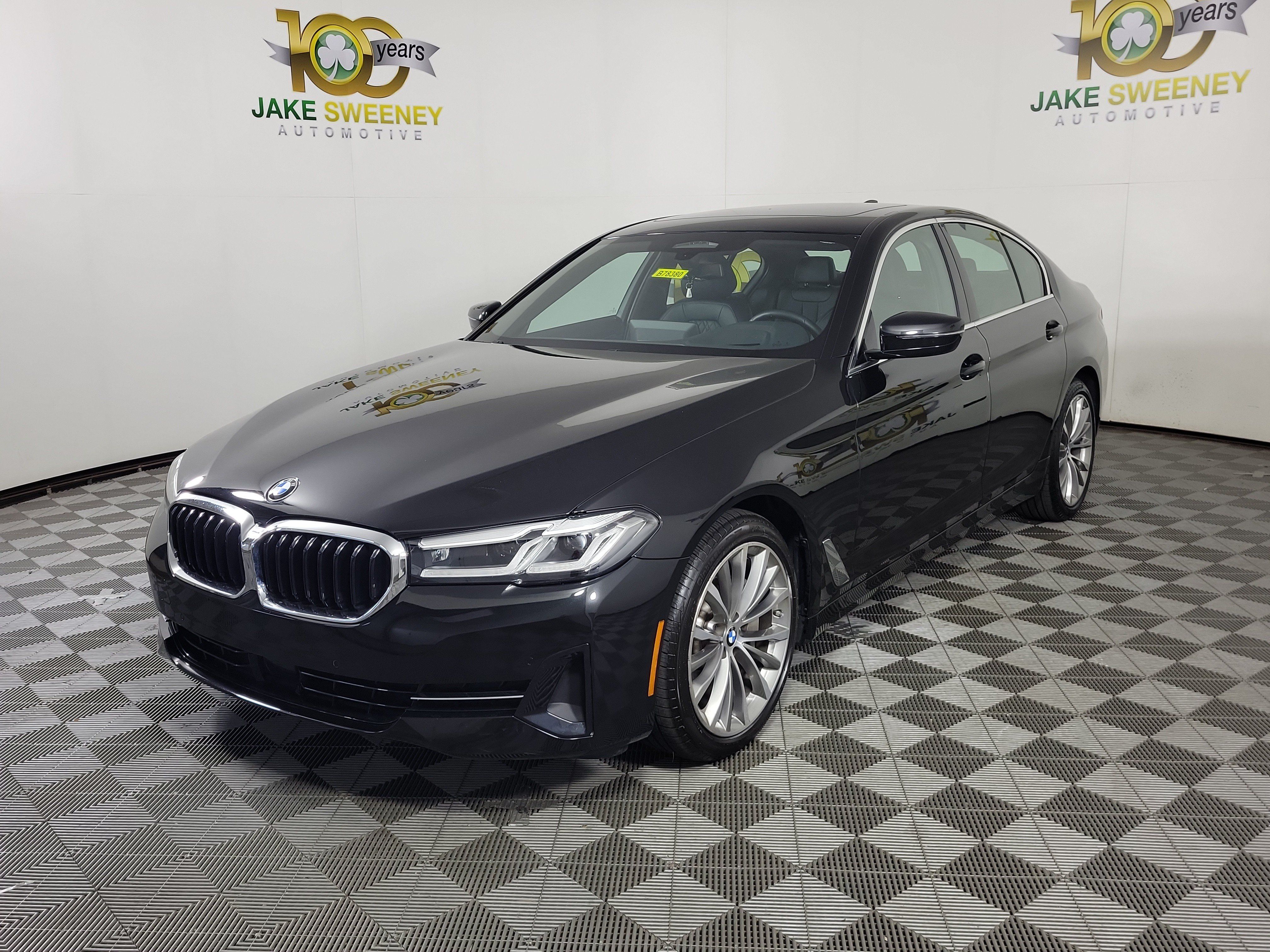 Certified 2023 BMW 530i xDrive w/ Premium Package AWD/4WD image 3
