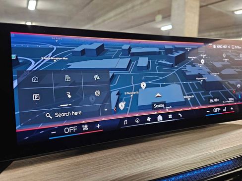 Used 2025 BMW i4 xDrive40i w/ Parking Assistance Package image 16