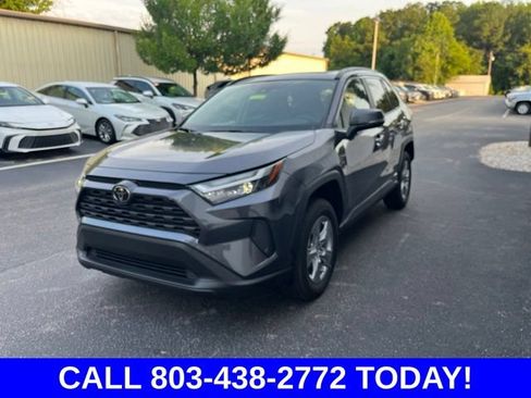 Used 2025 Toyota RAV4 XLE AWD/4WD image 38