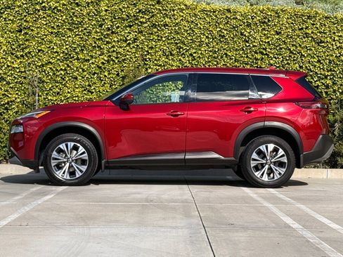 Used 2021 Nissan Rogue SV image 7