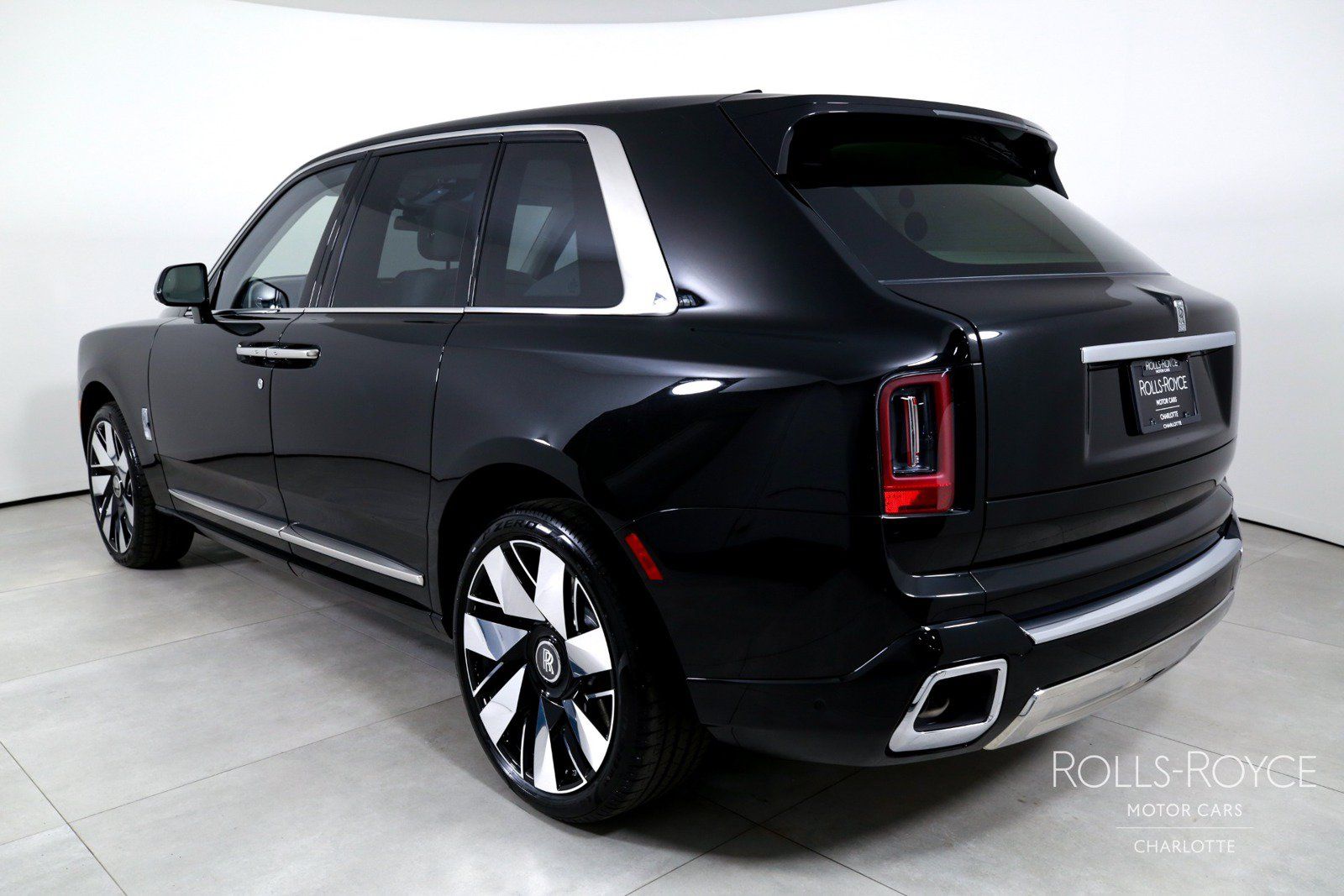 New 2026 Rolls-Royce Cullinan AWD/4WD image 8