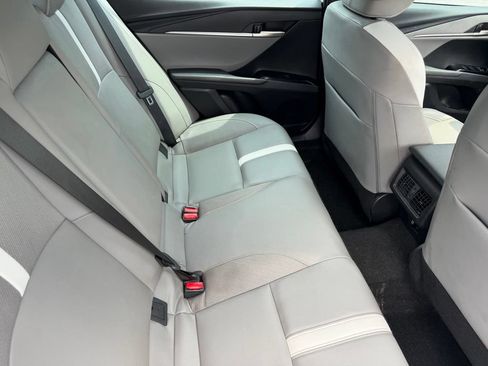 Used 2025 Toyota Camry SE w/ Convenience Package FWD image 17