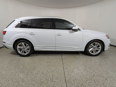 Certified 2023 Audi Q7 3.0T Prestige image 8