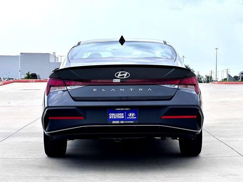 Used 2025 Hyundai Elantra Sport w/ Cargo Package FWD image 7