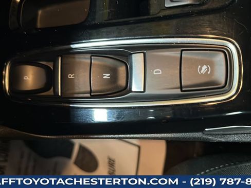 Used 2023 Chevrolet Bolt EUV LT w/ Comfort Package FWD image 17