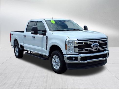 Used 2024 Ford F250 XLT image 2