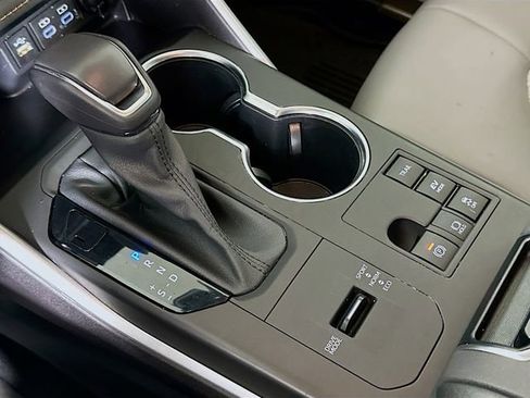 Certified 2023 Toyota Highlander Bronze Edition image 20
