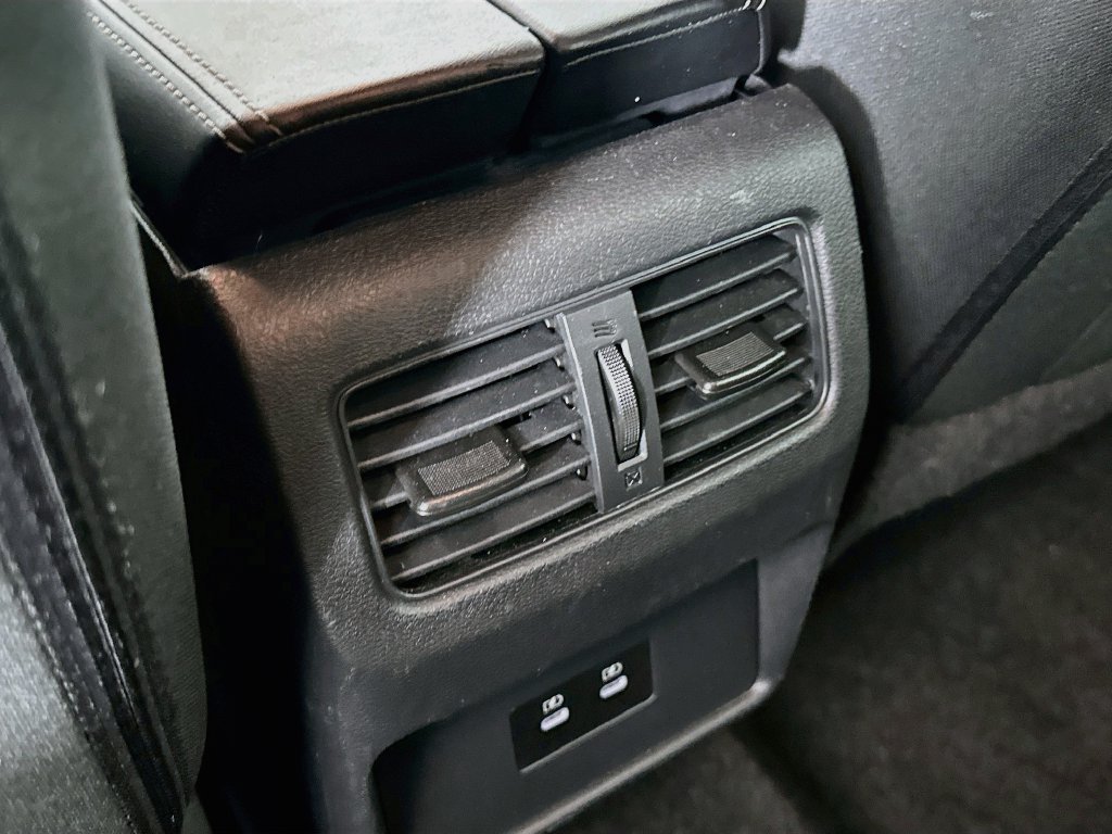 Used 2024 Nissan Rogue SV FWD image 32