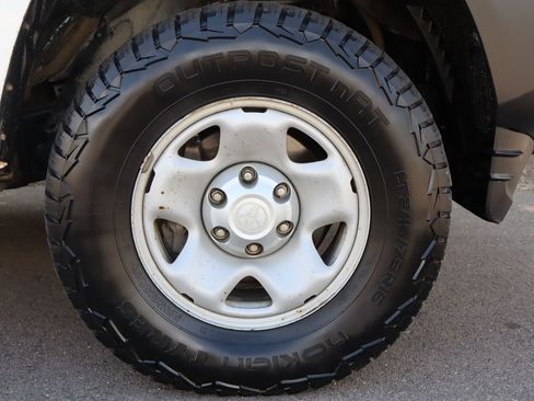 Used 2016 Toyota Tacoma SR AWD/4WD image 39