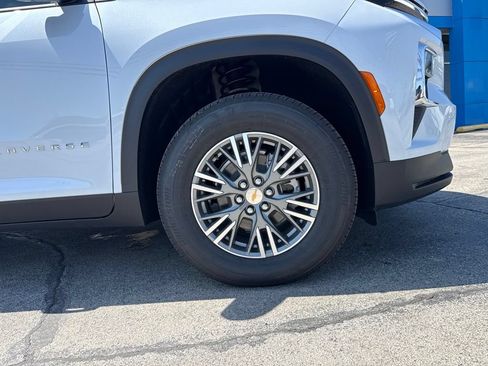New 2026 Chevrolet Traverse LT FWD image 3