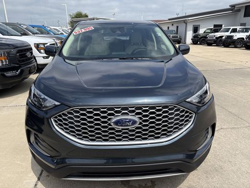 Used 2024 Ford Edge SEL w/ Class II Trailer Tow Package image 2