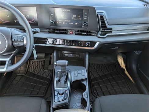 Used 2024 Kia Sportage LX image 7