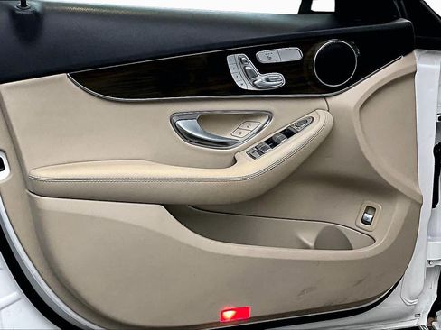 Used 2019 Mercedes-Benz C 300 Sedan image 21
