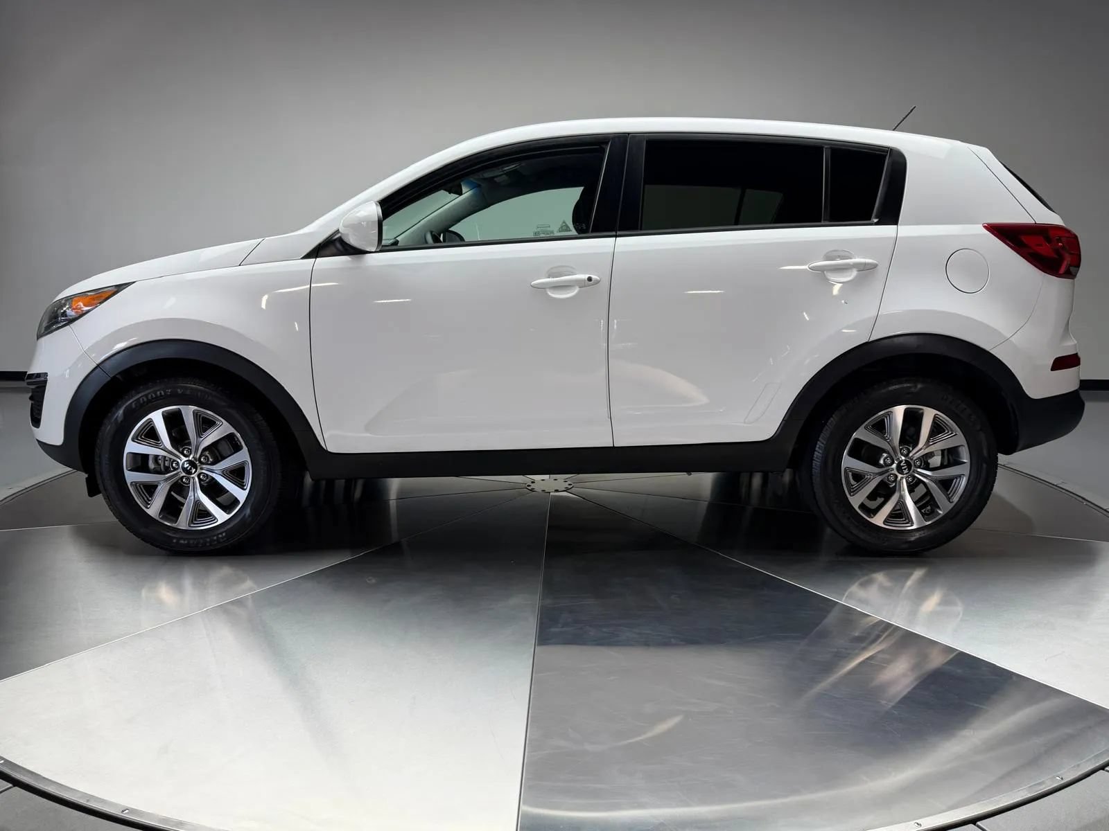 Used 2015 Kia Sportage LX FWD image 4