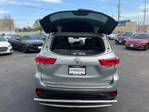 Used 2017 Toyota Highlander XLE image 46