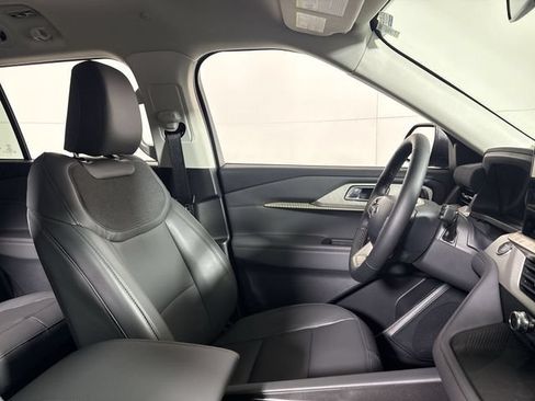 New 2026 Ford Explorer Active w/ Active Comfort Package AWD/4WD image 14