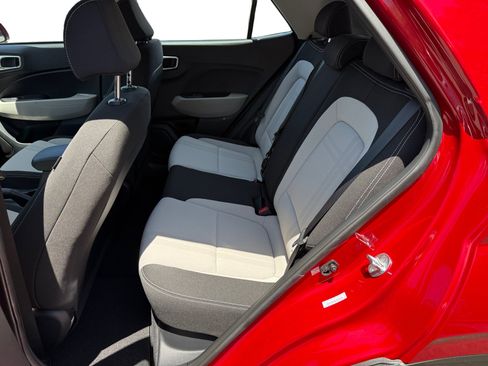 Certified 2022 Hyundai Venue SEL FWD image 16