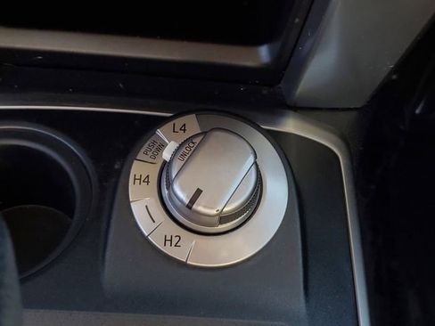 Used 2018 Toyota 4Runner SR5 Premium image 34