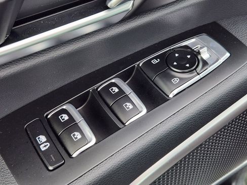 Used 2025 Kia Telluride AWD image 17